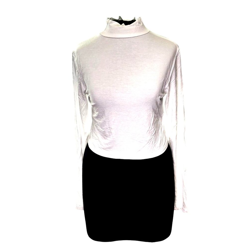 White Long-Sleeve Mock Neck Stretch Top By Trendy